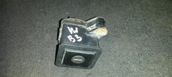 Volkswagen PASSAT B3 Tailgate exterior lock 61138374986