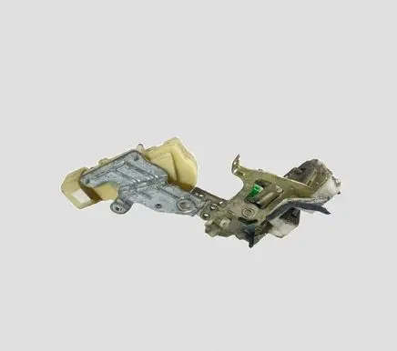 Toyota Yaris Verso Rear door lock