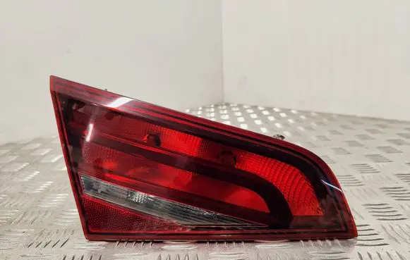 Audi A3 S3 8V Tailgate rear/tail lights 8V4945093 000081090102504