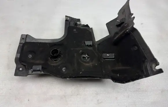 Mercedes-Benz GL X166 Other engine bay part A2226202300