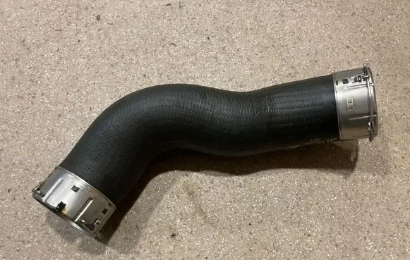 BMW 3 G20 G21 Intercooler hose/pipe 8572862