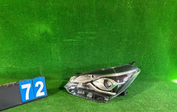 Toyota Yaris Headlight/headlamp