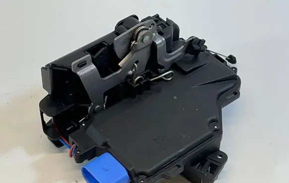 Audi A3 S3 A3 Sportback 8P Front door lock 3D1837016AC