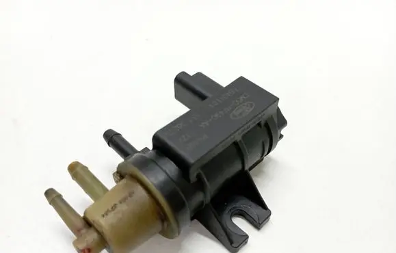 Ford Focus Turbo solenoid valve CM5G9F490AA 704011c1