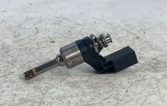 Volkswagen Scirocco Fuel injector 036906036M