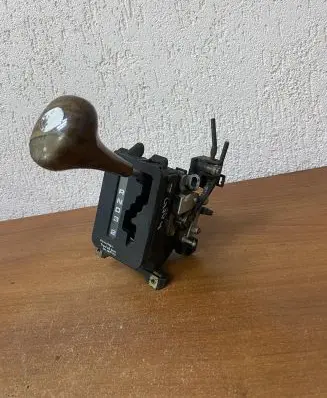 Mercedes-Benz E W124 Gear shifter/selector 1292670637 G504
