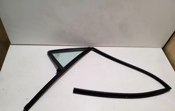 KIA Stonic Rear vent window glass 