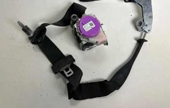 Ford Mustang VI Front seatbelt FR3B63612D64AG