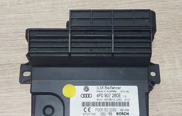 Audi Q7 4L Power management control unit 4F0907280E