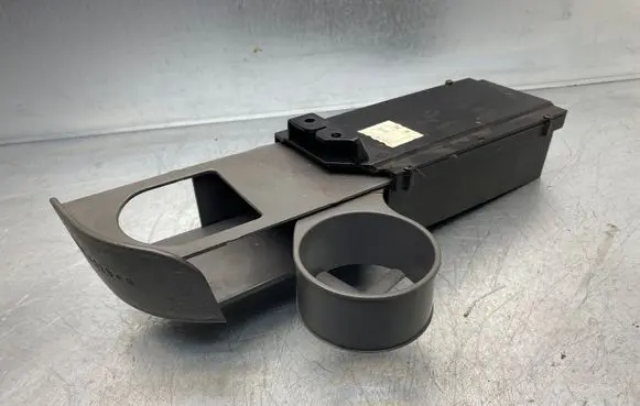 Cup holder front