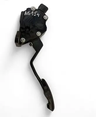 Toyota RAV 4 (XA30) Accelerator throttle pedal 7811042030