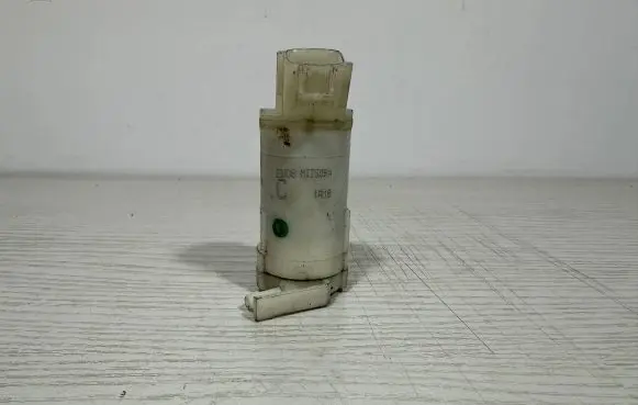 Suzuki SX4 S-Cross Windscreen/windshield washer pump