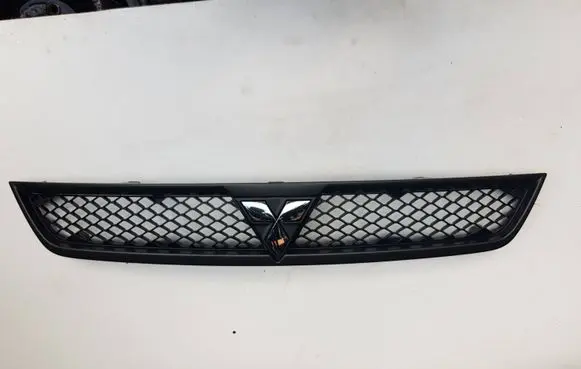 Mitsubishi Lancer X Front bumper upper radiator grill 7450A610