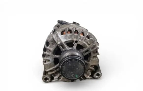Ford Focus Generator/alternator TG15C183 AV6N-10300-GC