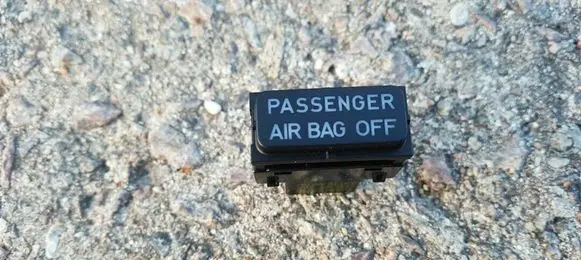 Volkswagen Golf V Passenger airbag on/off switch 1K0919234B