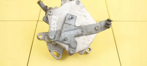 Ford Focus Vacuum pump CM5G2A451GA 28SP8