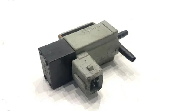 Hyundai ix35 Fuel pressure regulator 351202A450