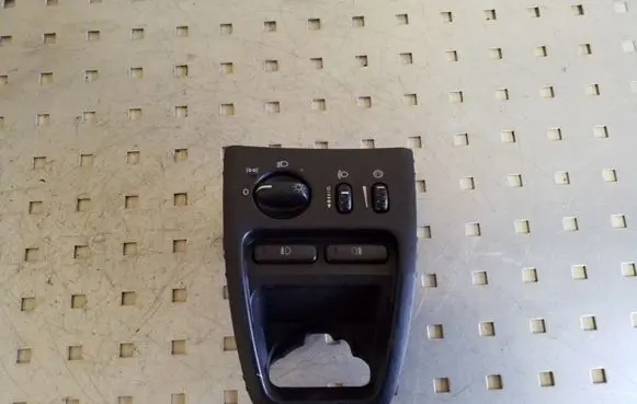Volvo XC90 Light switch 8685452