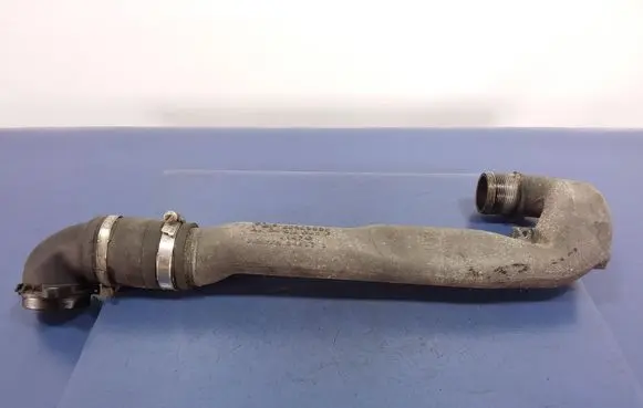 Opel Zafira B Air intake hose/pipe 55353825