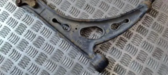 Volkswagen Touran I Front lower control arm/wishbone 1k0407153g