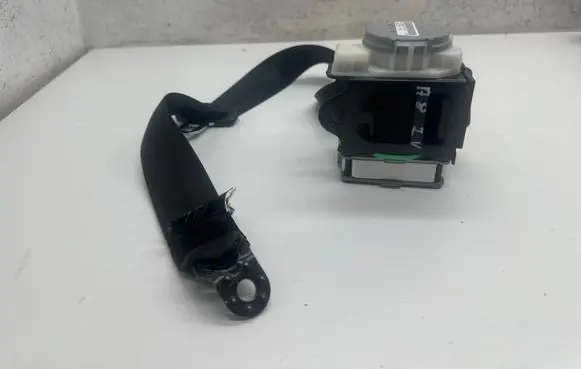 Audi A8 S8 D4 4H Middle seatbelt (rear) 4H0857807K 7K91399499P