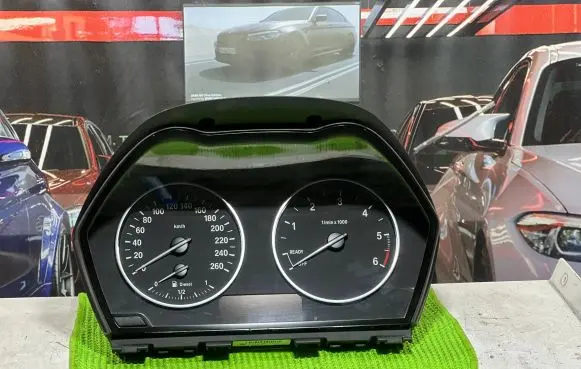 BMW 1 F20 F21 Speedometer (instrument cluster) 9277537