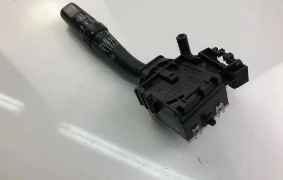 Toyota Avensis T250 Indicator stalk 8465205170