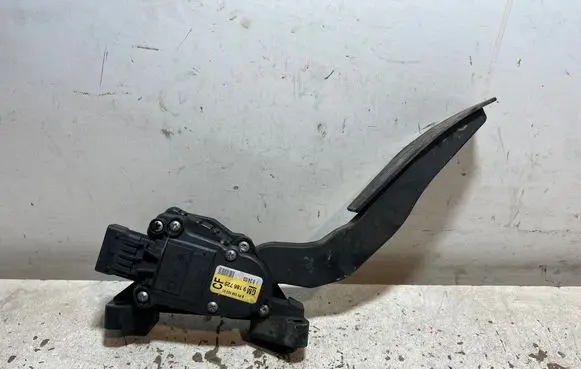 Opel Signum Accelerator throttle pedal 6PV00832201 9186725