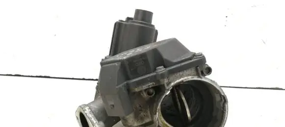 Volkswagen Touran I Throttle valve 03G129637A 03G131502 03G131501D