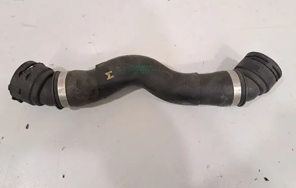 Engine coolant pipe/hose