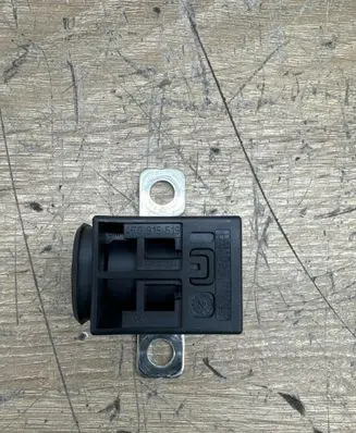Audi A8 S8 D4 4H Battery relay fuse 4F0915519