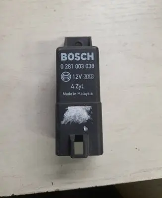 Audi A3 S3 A3 Sportback 8P Glow plug pre-heat relay 0281003038