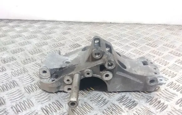 BMW 4 F32 F33 Generator/alternator bracket 7619250