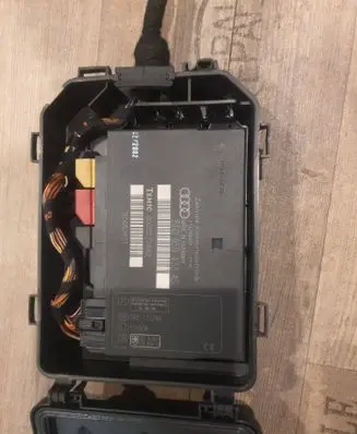 Audi A4 S4 B7 8E 8H Comfort/convenience module 8E0959433AS 00002726B2 00682851