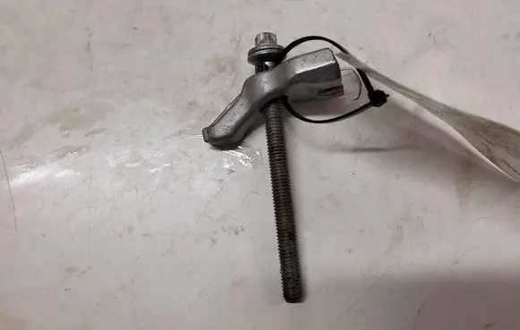 BMW X6 E71 Fuel Injector clamp holder