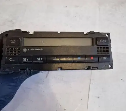Volkswagen PASSAT B5 Climate control unit
