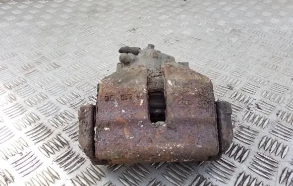 Volkswagen PASSAT B6 Front brake caliper
