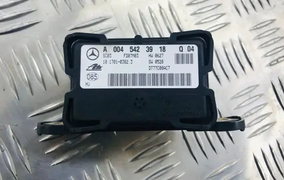 Mercedes-Benz S W221 ESP acceleration yaw rate sensor A0045423918