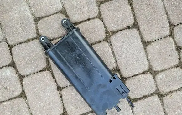 Toyota Highlander XU70 Fuel filter 