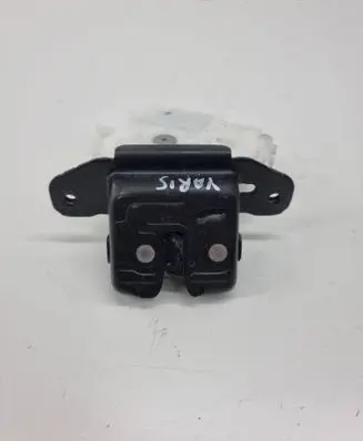 Loading door lock