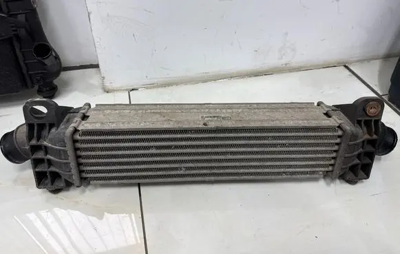 Ford Mondeo Mk III Intercooler radiator 1S7Q9L440 94C0V G96898