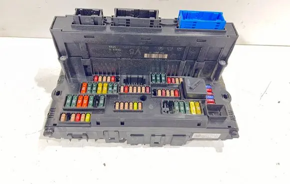 BMW 5 F10 F11 Fuse module 9210861