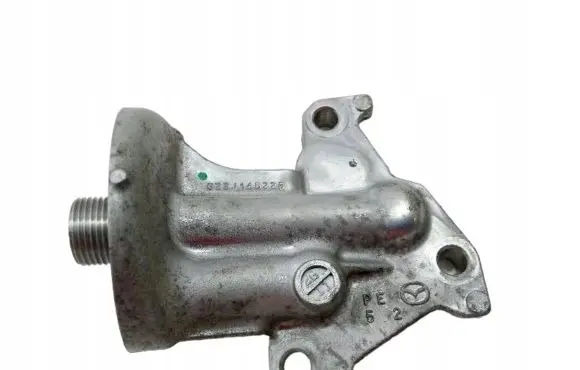 Mazda 3 Oil filter mounting bracket