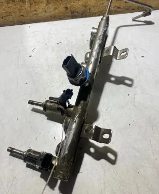Citroen C5 Fuel main line pipe 19005371