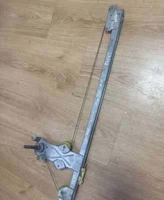 Opel Vivaro Front door manual window regulator 7700311618 91165695 91165695C