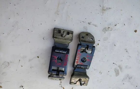 Renault Master III Loading door hinge set 