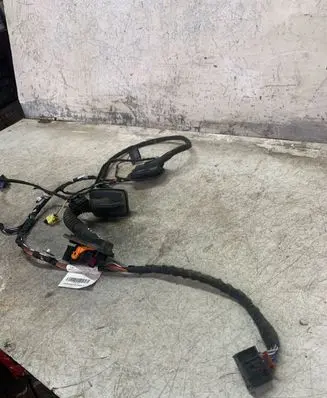 Volkswagen Taigo Front door wiring loom