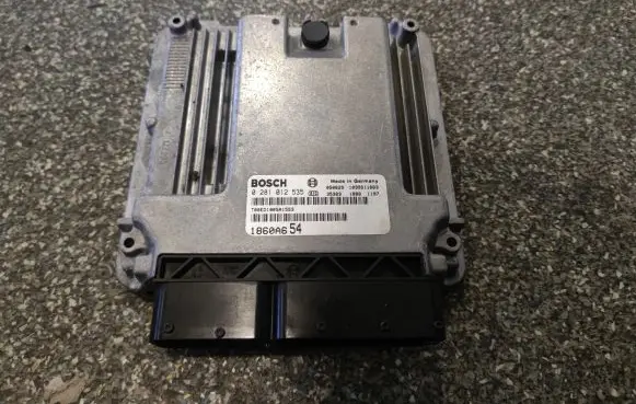 Mitsubishi Grandis Engine control unit/module 1860A654 0281012535