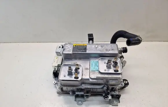 Voltage converter inverter