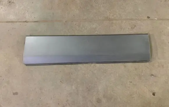 Suzuki Grand Vitara II Front door trim (molding) 7758065J00